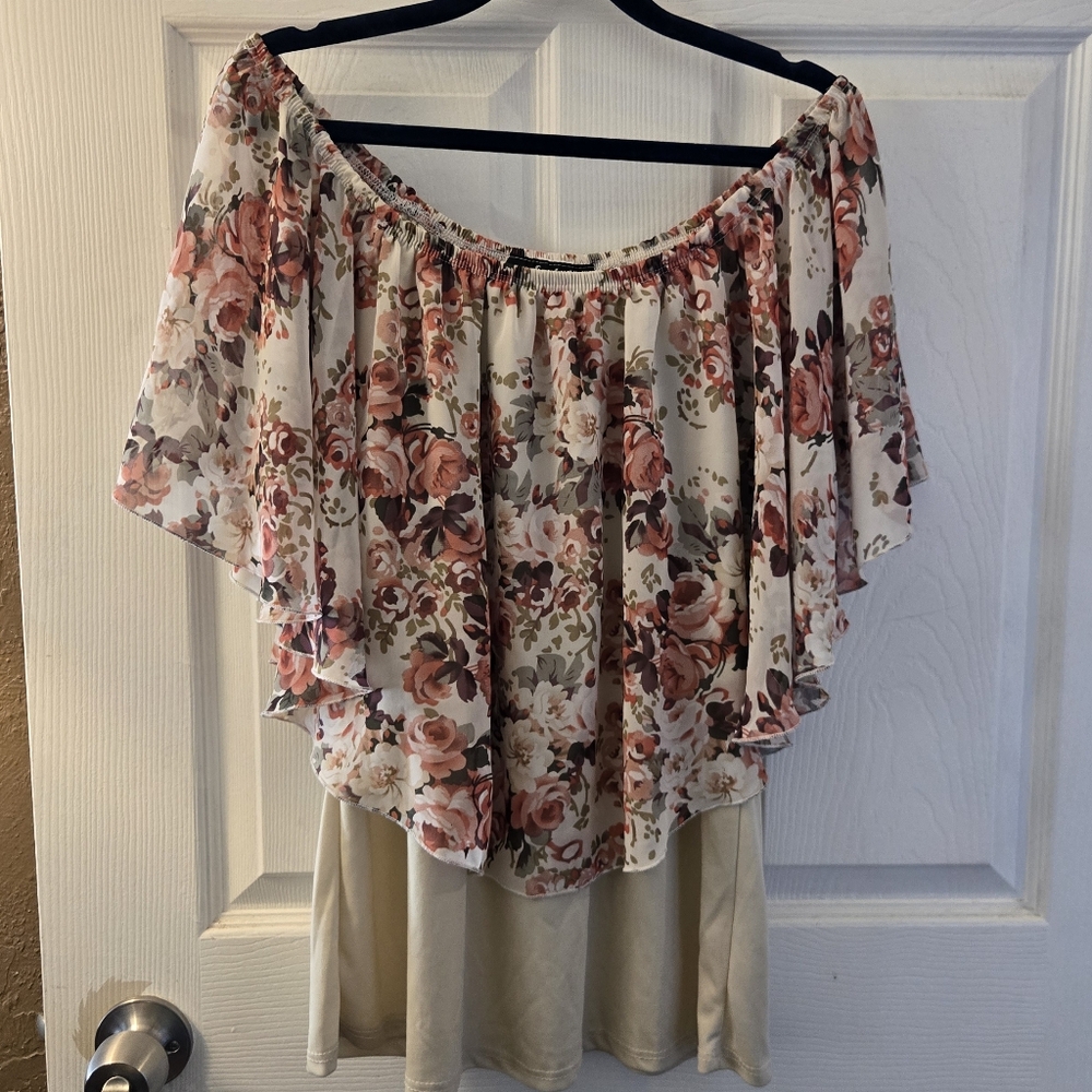 Women's Top - Picture 6 of 13